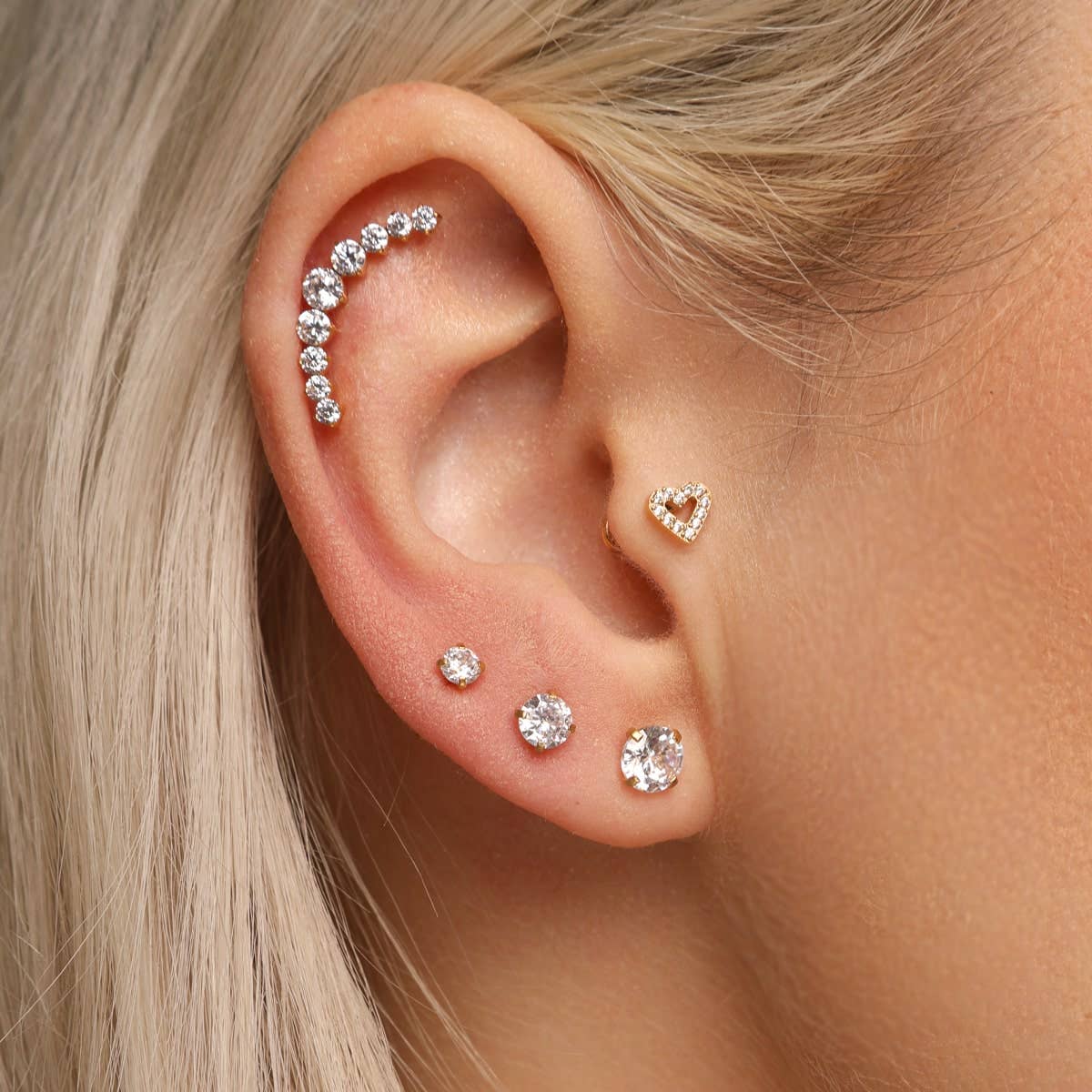 Bright Bow piercing i titanium: Guld / 6mm