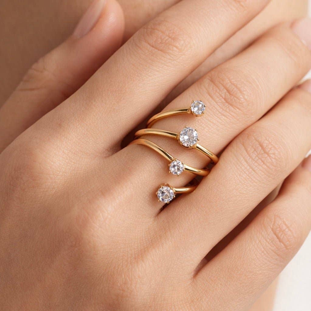 DUESTELLE ITALIA - Spiral Gold - Justerbar ring med zirkoner