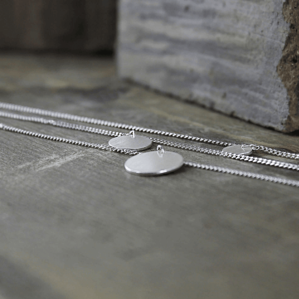 Theia Triple Dot halskæde Silver Plating