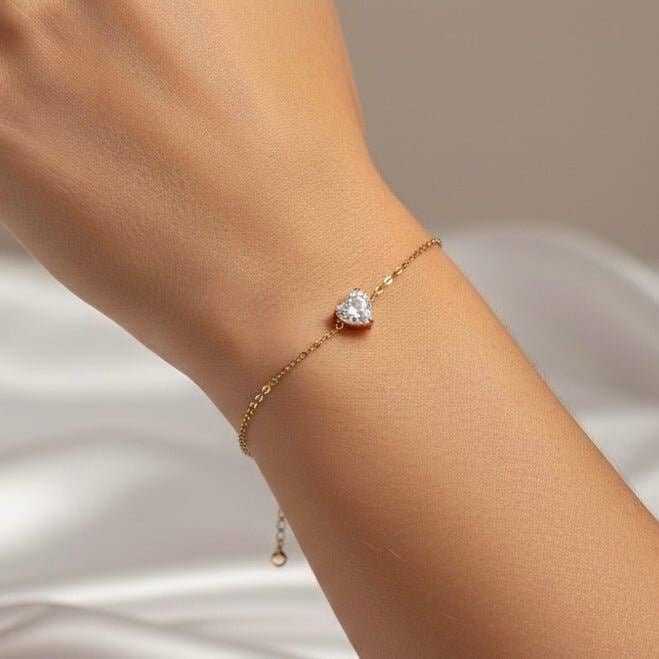 Armbånd i stål med hjerte i zirkon